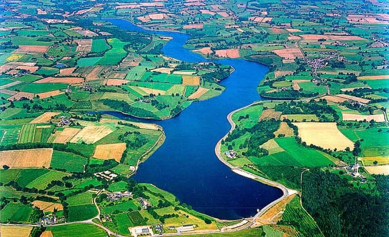 Aerial shot of Lac de barrage de Haute-Vilaine,  Saint-M'Hervé, France