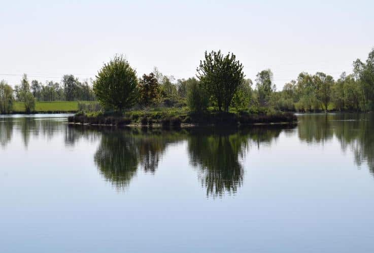Gallery image of Lake Ruby, Matignicourt-Goncourt France 